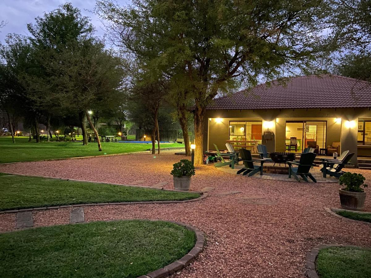 Rip van Winkel Guest House Lephalale Buitenkant foto