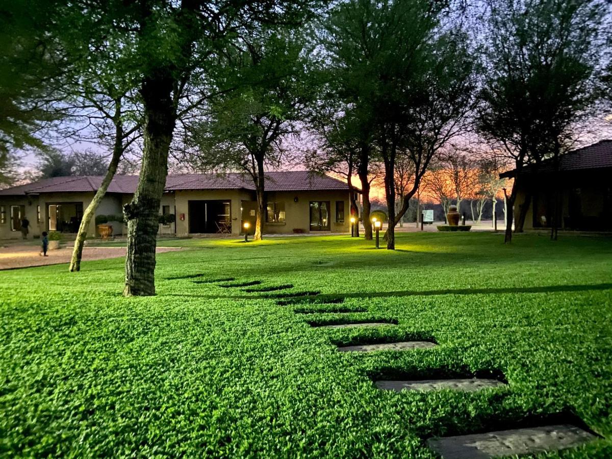 Rip van Winkel Guest House Lephalale Buitenkant foto