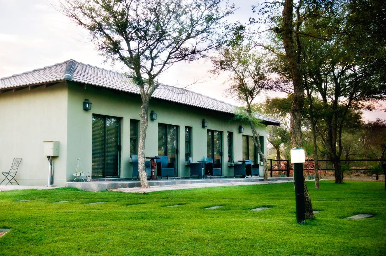 Rip van Winkel Guest House Lephalale Buitenkant foto